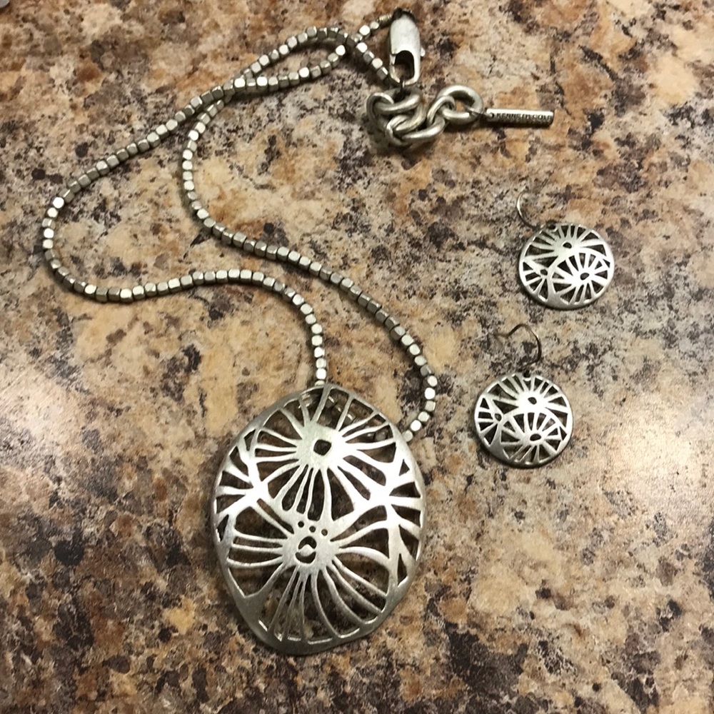 Kenneth Cole earring pendant set